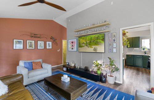 Stylish Home with in Home Gym AC Fully Fenced Yard - Foto 9