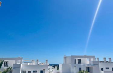 Estepona Penthouse Resort with Private Solárium - Pool & Free Parking - Photo 28