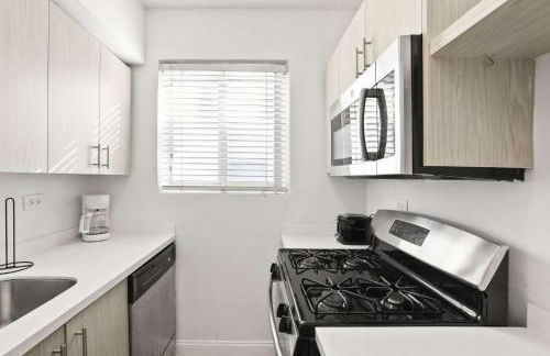 Modern Miami Beach Apt King & Sofa Bed Comfort - Foto 11