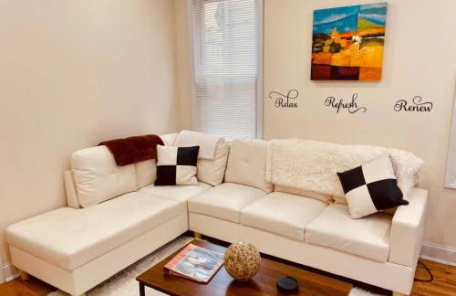 OoohLaLa! 2 Beds and 2 Full Baths w/Free Parking - Foto 40