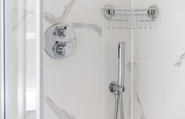 Stylish Kings Cross Flat - Photo 19