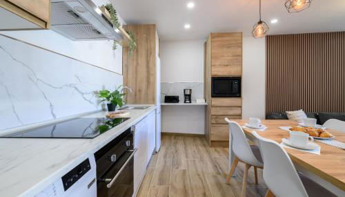 APT-Inside the Wall-Family,Games,Relax,History - Foto 2