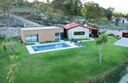 Casa Encosta do Monte - Foto 1