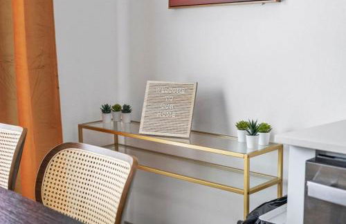 Near Medical District Walkable to Oak Lawn Bars - Foto 12