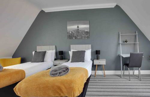 Elizabeth II Five Bedroom Spacious Home - Foto 15