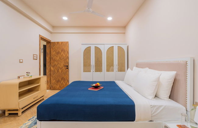 ELIVAAS Kamerios Verano 1 BHK with Pool - Photo 2