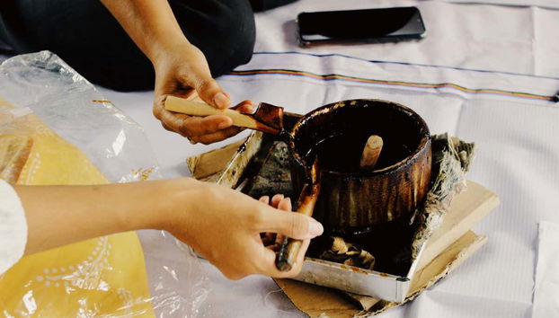 Cera d'api per dipingere la tela