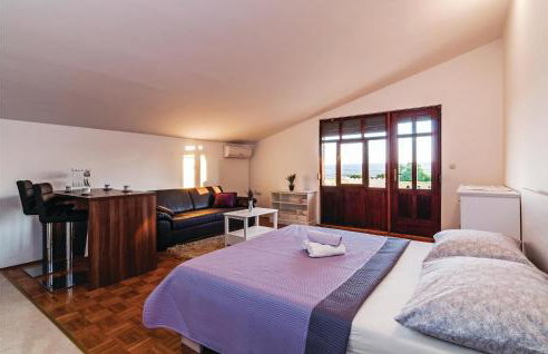 Six-Bedroom Holiday Home In Sv Filip I Jakov - Foto 29