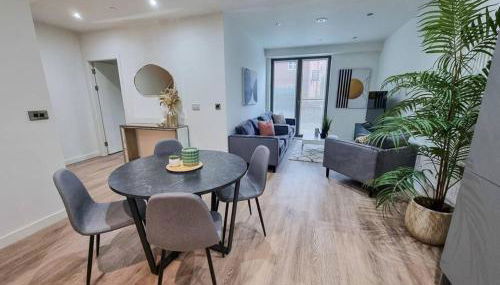 Stunning 4-bedroom Townhouse with Free Parking - Foto 2