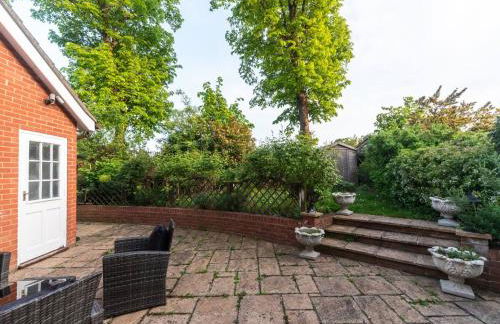 Gorgeous 4 BR House Near Station mins to London - Pass the Keys - Foto 59