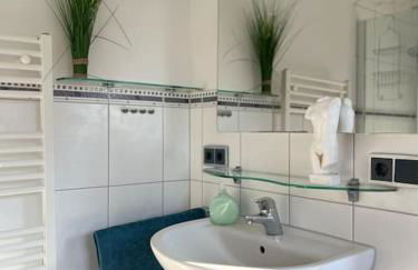 Schicke helle Galeriewohnung - Foto 10