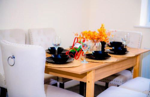 House - Sleeps 7 - Parking - 10Min Drive to Centre - Foto 13