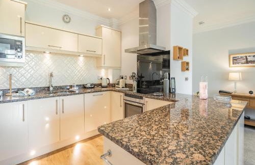 Apartment 14, Hazelwood Hall - Photo 5