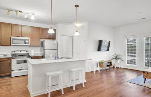 1BR King Bed near Shopping, Dining & Entertainment - Foto 6