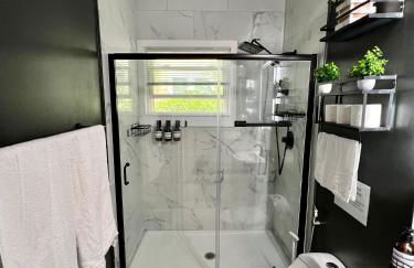 Calm 4BR-3BA 10 min DT Airport by LSP Homes - Foto 37