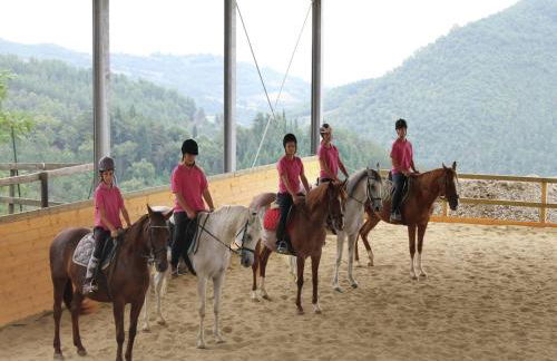 Farmhouse With Stables, Horses and the Ability to Make Horseback Riding - Photo 142