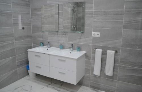 Genius Apartments - Photo 14