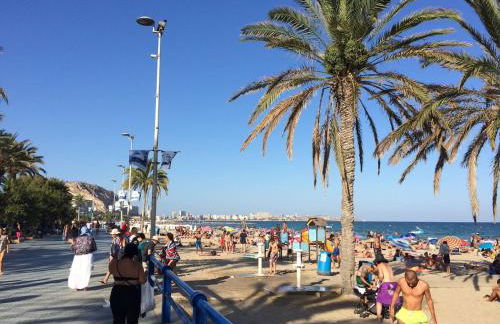 COSY 3 BED APT 200m FROM BEACH WiFi - Photo 23