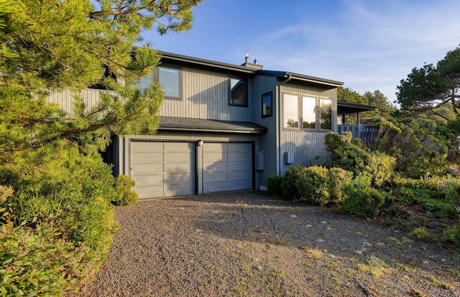 Half Block to Beach w Oceanview Patio Balcony The Shore Pine by Avantstay - Foto 34