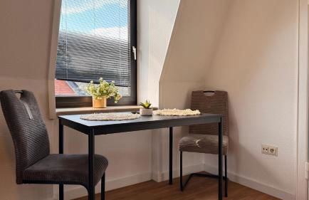 Hugos Nest Ferienwohnung Neumünster WLAN & Arbeitsplatz - Foto 3