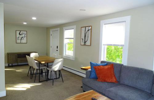 Comfortable Renovated 3 Bed Apartment - Foto 1