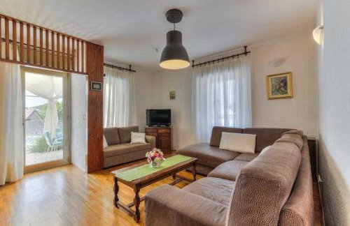 Villa with Pool by aneo travel - Foto 12