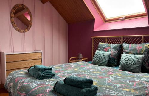 Le So Art, grande maison 4 chambres, terrain de pétanque, grand jardin clos, flipper, babyfoot, jeux Arcade, ping pong,1 km mer, proche golf, Port en Bessin, Bayeux et plages du débarquement, adaptée enfants - Foto 25