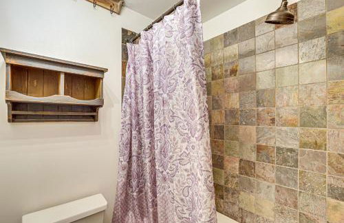 Spacious and Historic Cabin in New Haven with Pond! - Foto 29