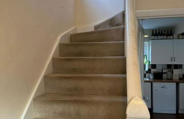 Cosy 2BR Home with Garden & Parking - Foto 59