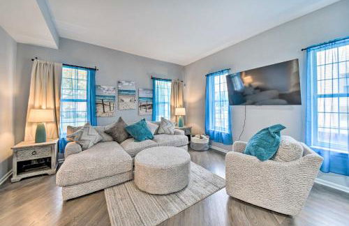 Bright Norfolk Home with Deck Less Than 3 Mi to Town! - Foto 1