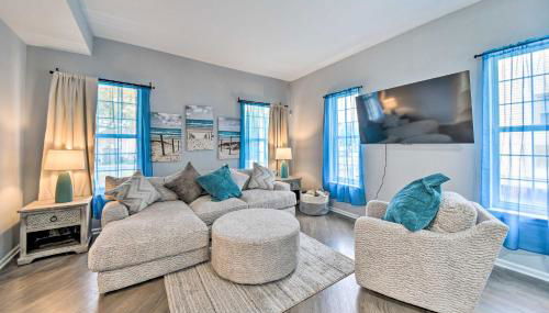 Bright Norfolk Home with Deck Less Than 3 Mi to Town! - Foto 1