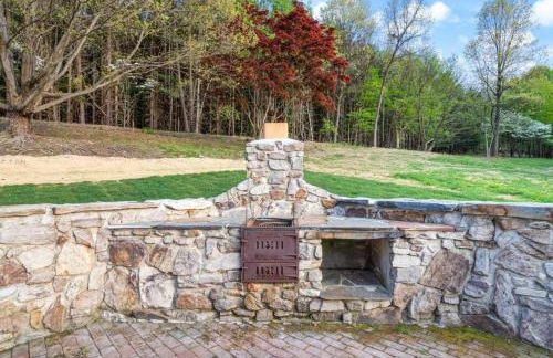 Foxfire - Secluded Zen Retreat with Spa & Views - Photo 42