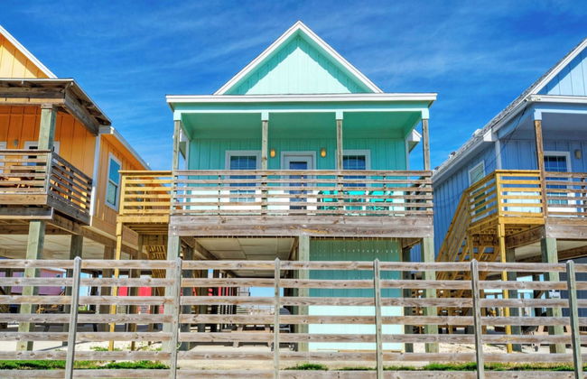 Balcony w/ Bay View Shared Pool + Boat Dock Fat Flounder by Avantstay - Foto 2