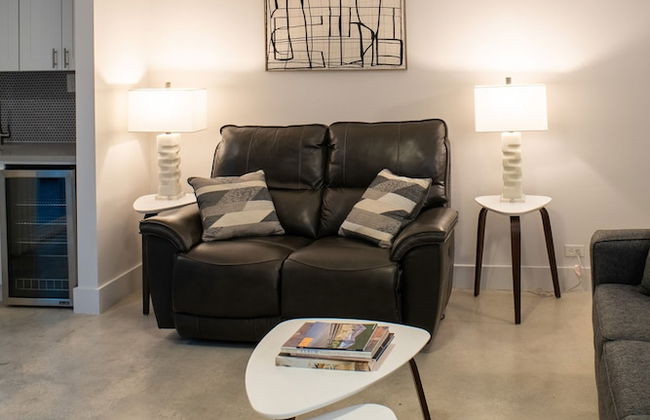 Walk to Wilton Drive - Spacious Quiet Villa 2 HOT TUB - Foto 20