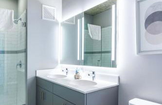 Freshly Minted 2BR - Elegance & Comfort in Central Chicago - Photo 23