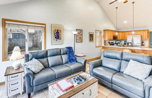 Dock and Gazebo! Lakefront Duplex Near South Haven - Foto 6