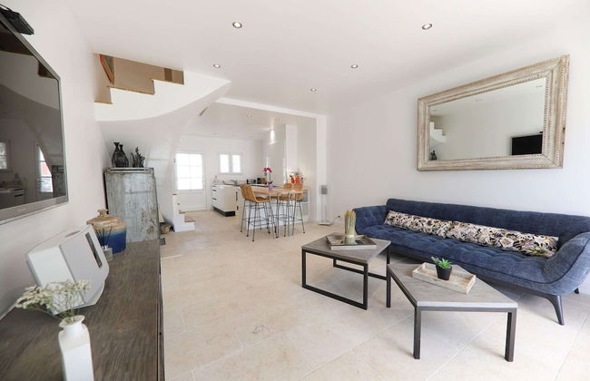 Attractive Holiday Home in Port Grimaud With Jetty - Photo 1