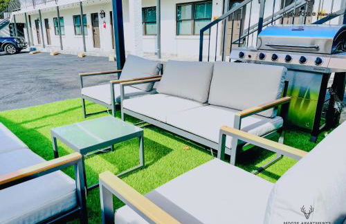 The Moose #11 - Luxe Modern loft with King Bed, Free Parking & Wi-Fi - Foto 27