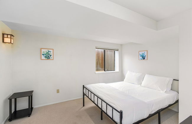 Seattle's Orange Crown 87 Walkscore - Photo 2