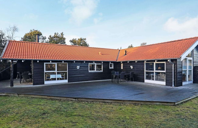 8 Person Holiday Home in Hals - Photo 1