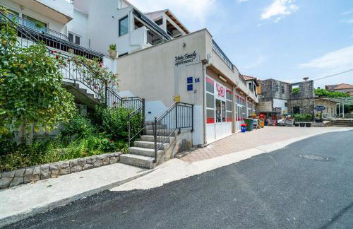 Hidden Gem Apartment - Photo 41