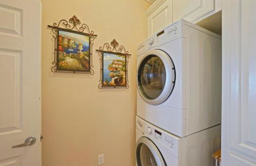 Tropical Dreams by the Sea - Vacation Home with Private Pool & Close Proximity to Beach - Foto 17