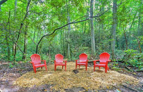 Cozy Creekside Mountain Escape w/ Hot Tub! - Foto 36