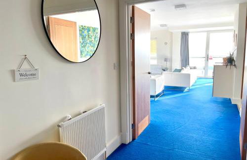 Quay & Sea View Spacious Modern Secure Parking - Photo 3