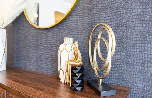 Lux Home-mins to Truist Park wKing pet friendly - Foto 6