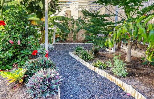 Spacious Home with Tropical Garden, BBQ, Near Seaside - Foto 33