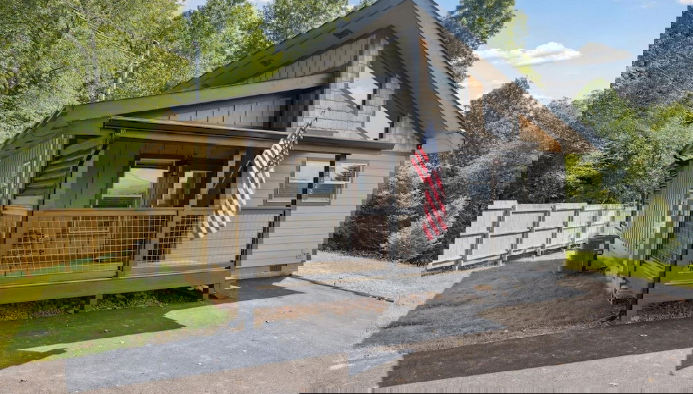 Bear View Estate 2 Bedroom Cabin by RedAwning - Foto 1, Imagen principal