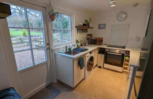 2 Bed Cottage - Sleeps 4 - Garden, Pets, Wifi - Foto 34