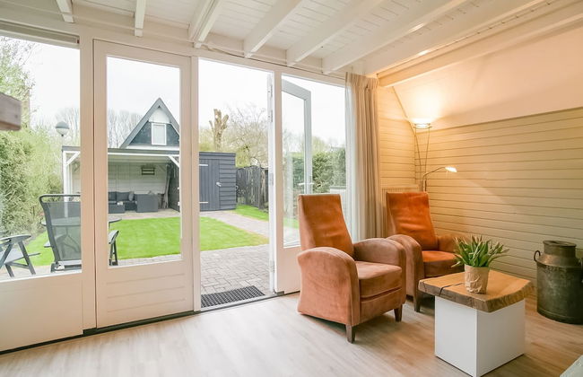 Peaceful Holiday Home in Tuitjenhorn - Photo 12