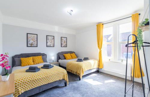 Open Mind Property - Cosy Home - 7 Beds & Parking - Foto 1